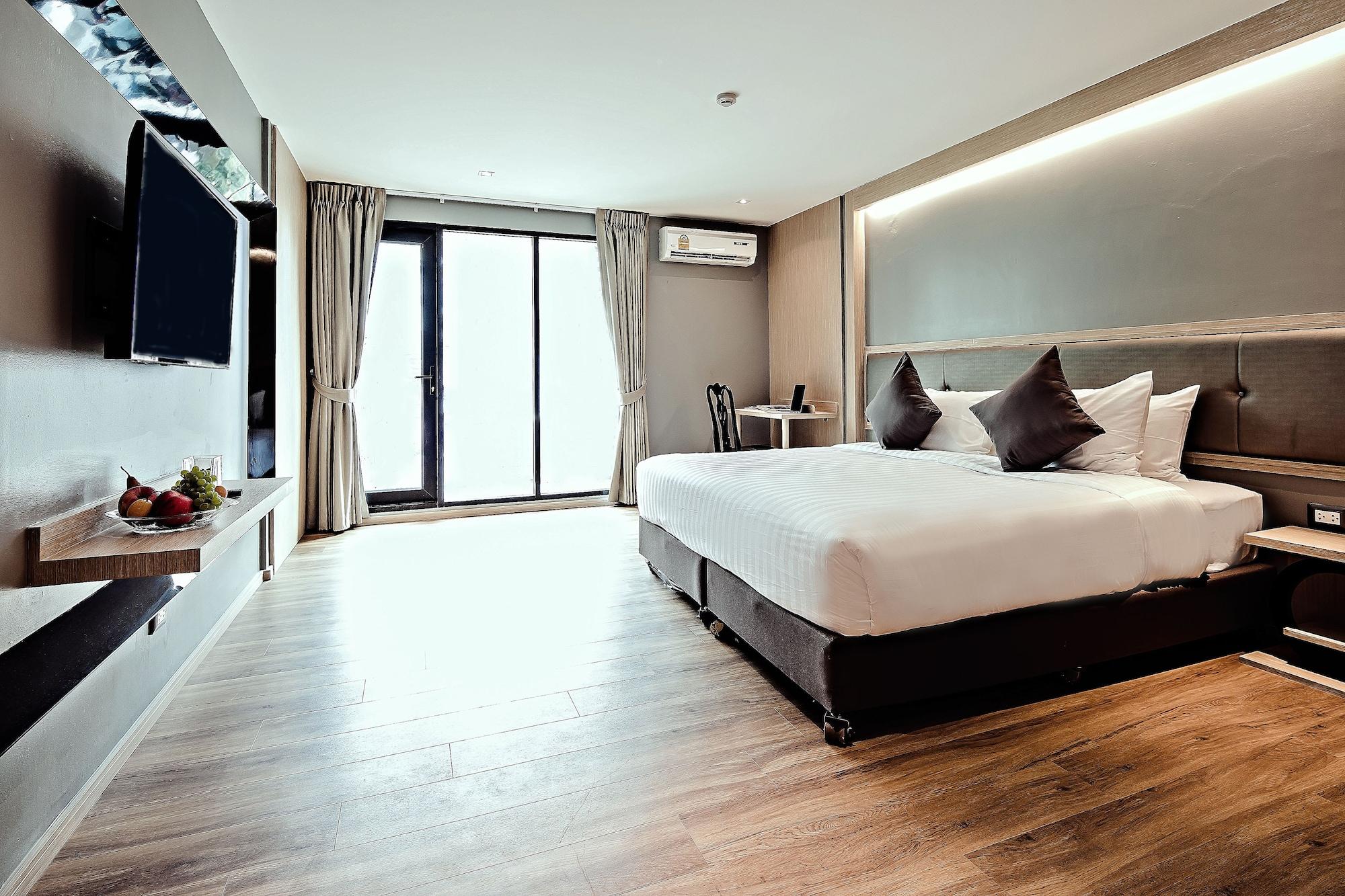 Three Sukhumvit Hotel - Sha Plus Certified Bangkok Exterior foto