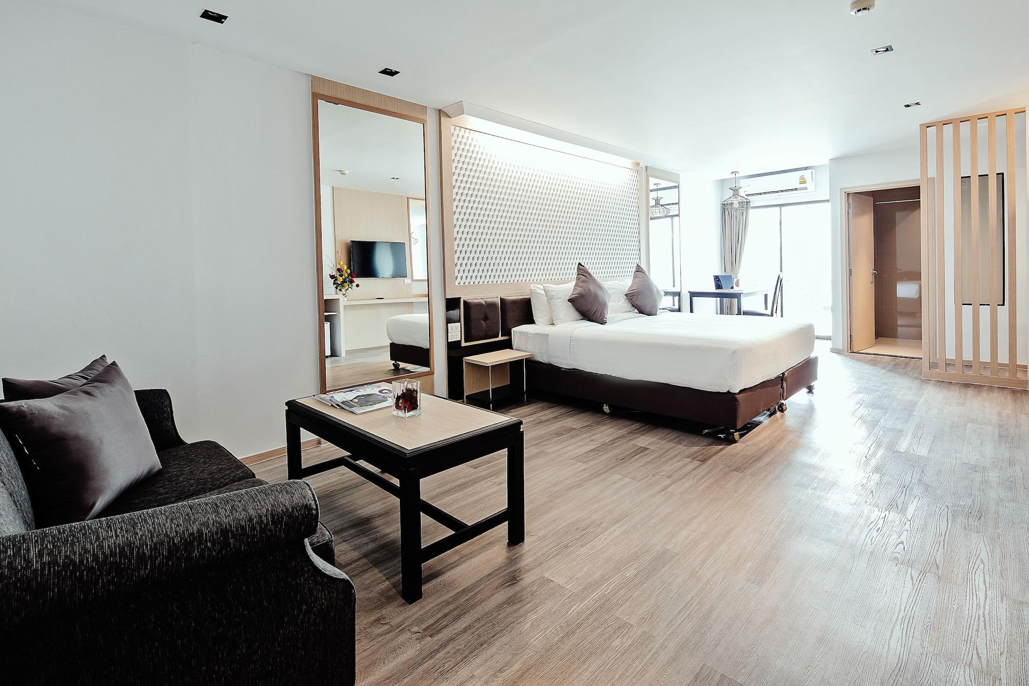 Three Sukhumvit Hotel - Sha Plus Certified Bangkok Exterior foto