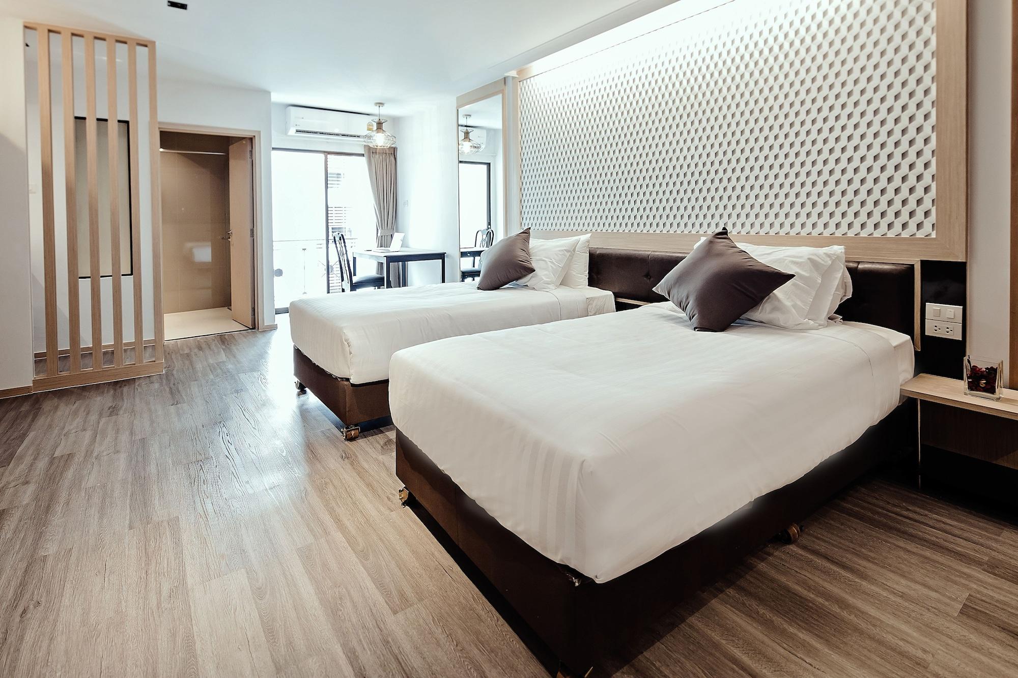 Three Sukhumvit Hotel - Sha Plus Certified Bangkok Exterior foto