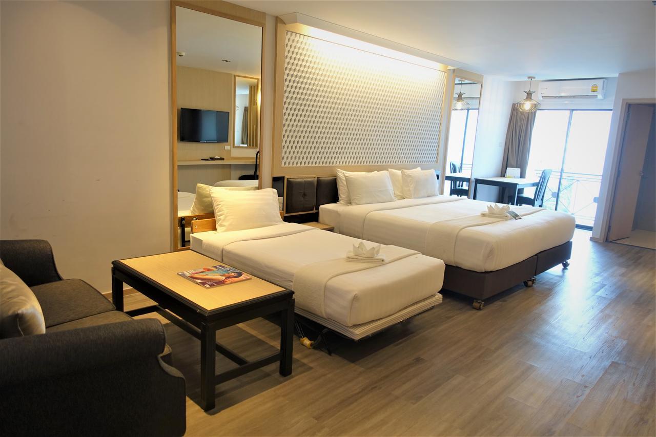Three Sukhumvit Hotel - Sha Plus Certified Bangkok Exterior foto