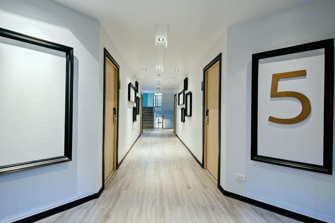 Three Sukhumvit Hotel - Sha Plus Certified Bangkok Exterior foto