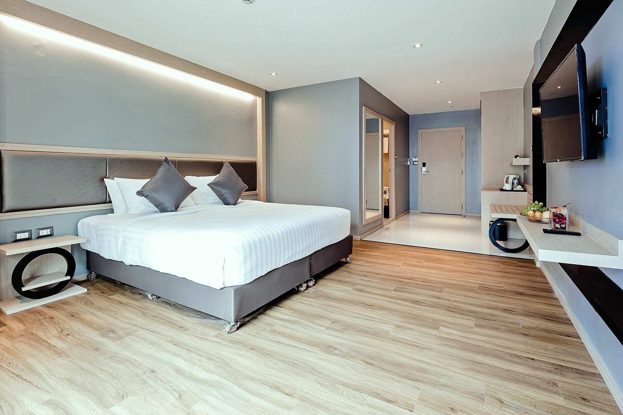 Three Sukhumvit Hotel - Sha Plus Certified Bangkok Exterior foto
