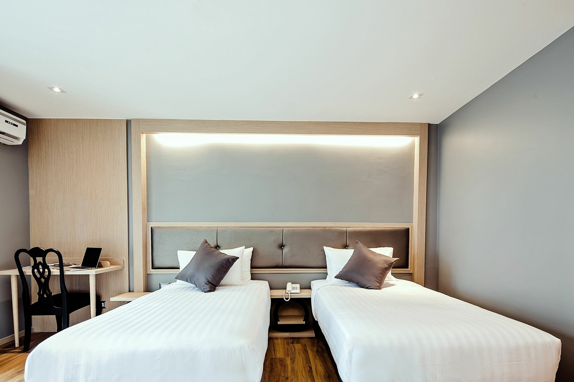 Three Sukhumvit Hotel - Sha Plus Certified Bangkok Exterior foto
